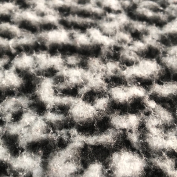 “Express” One Eleven, Black/grey Sherpa, cropped zip front jacket, junior sz L - Picture 10 of 11